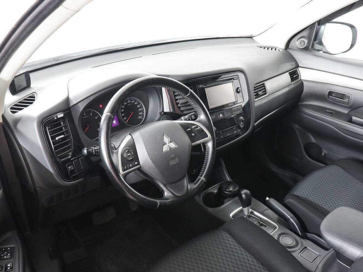 Купить Mitsubishi Outlander с пробегом. Фото: #8
