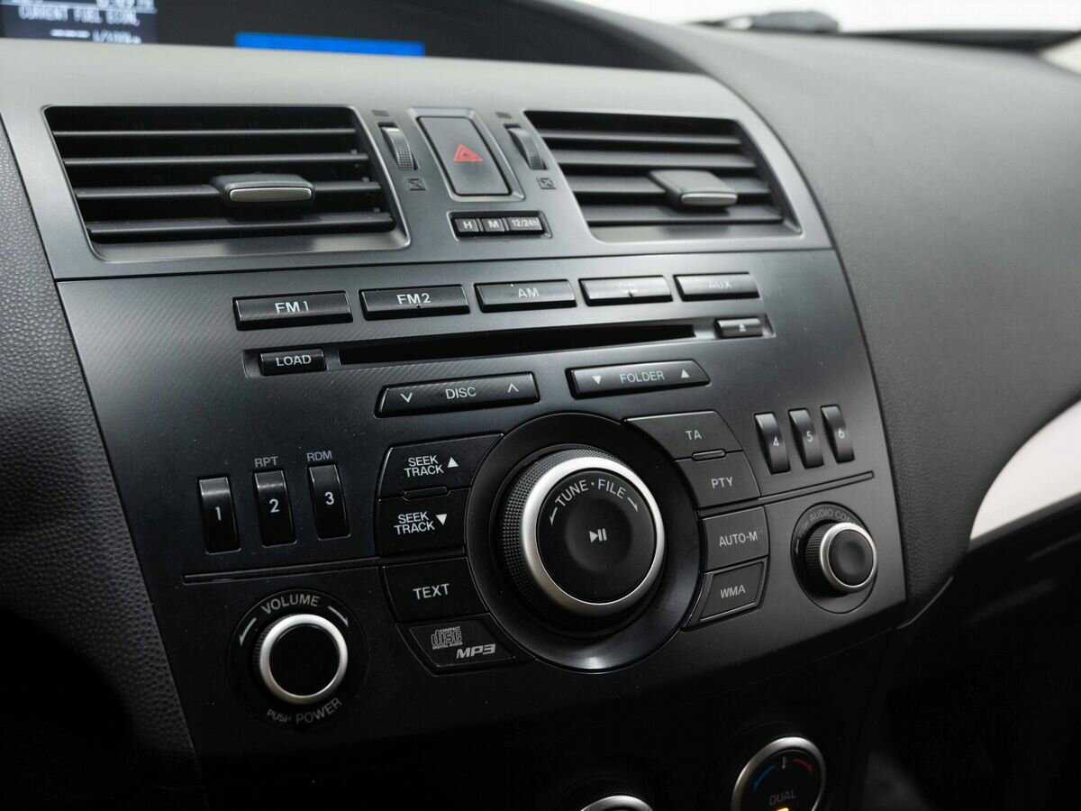 Купить Mazda 3 с пробегом. Фото: #20