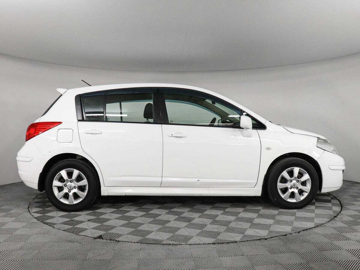 Купить Nissan Tiida с пробегом. Фото: #3