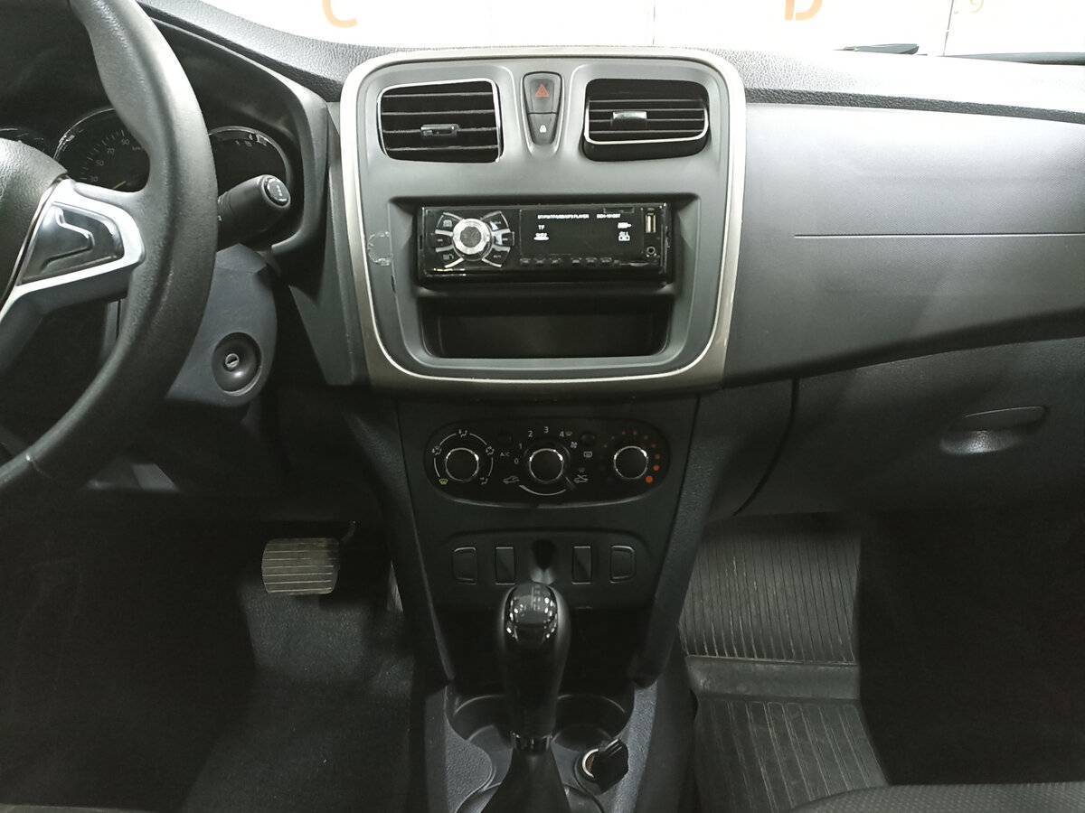 Купить Renault Logan с пробегом. Фото: #14