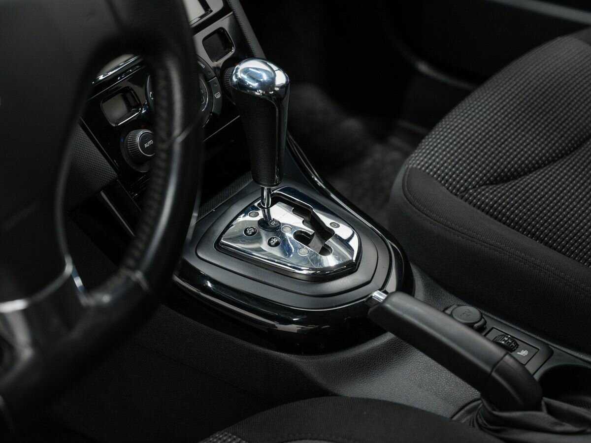 Купить Peugeot 408 с пробегом. Фото: #15