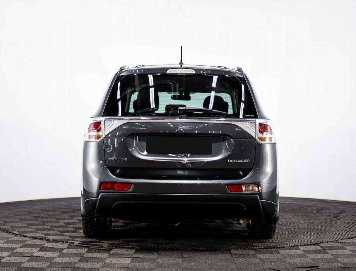 Купить Mitsubishi Outlander с пробегом. Фото: #4