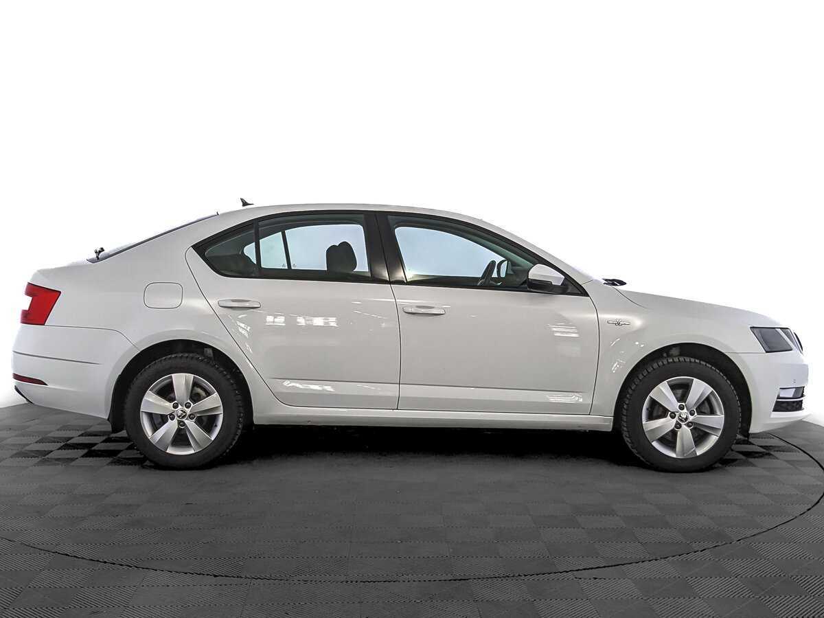 Купить Skoda Octavia с пробегом. Фото: #3