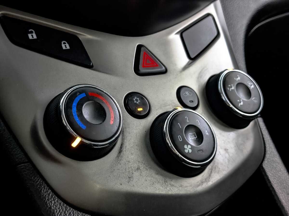 Купить Chevrolet Aveo с пробегом. Фото: #20