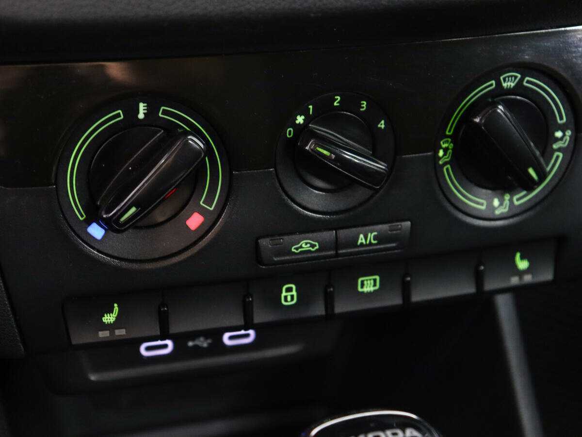 Купить Skoda Rapid с пробегом. Фото: #17