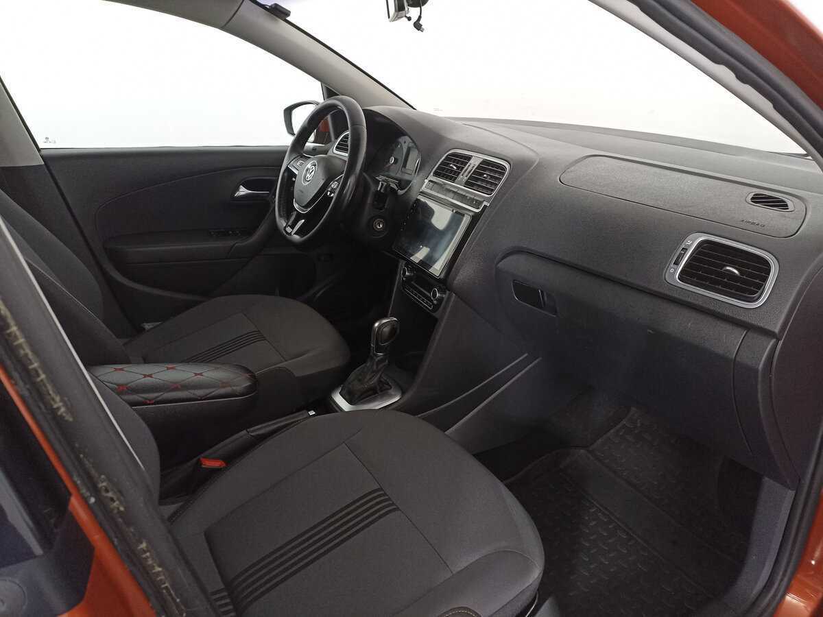 Купить Volkswagen Polo с пробегом. Фото: #9