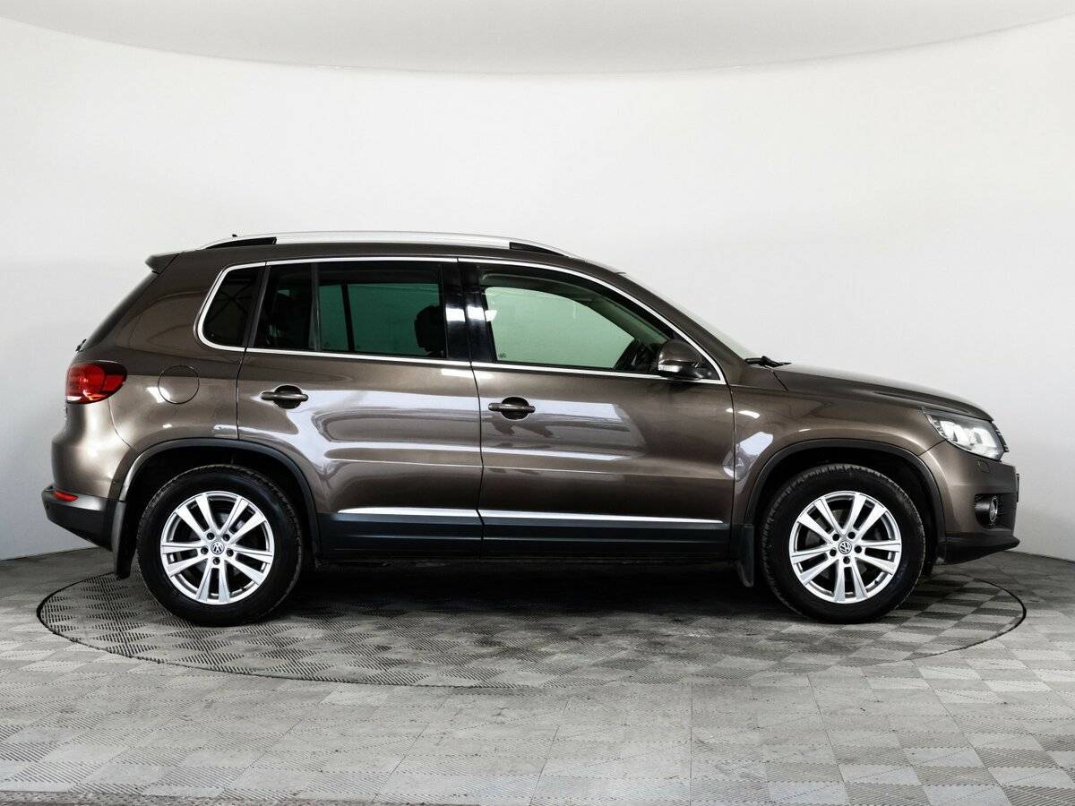 Купить Volkswagen Tiguan с пробегом. Фото: #3