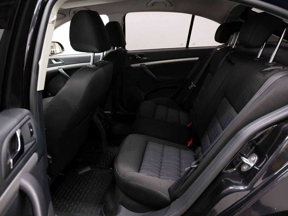 Купить Skoda Octavia с пробегом. Фото: #3