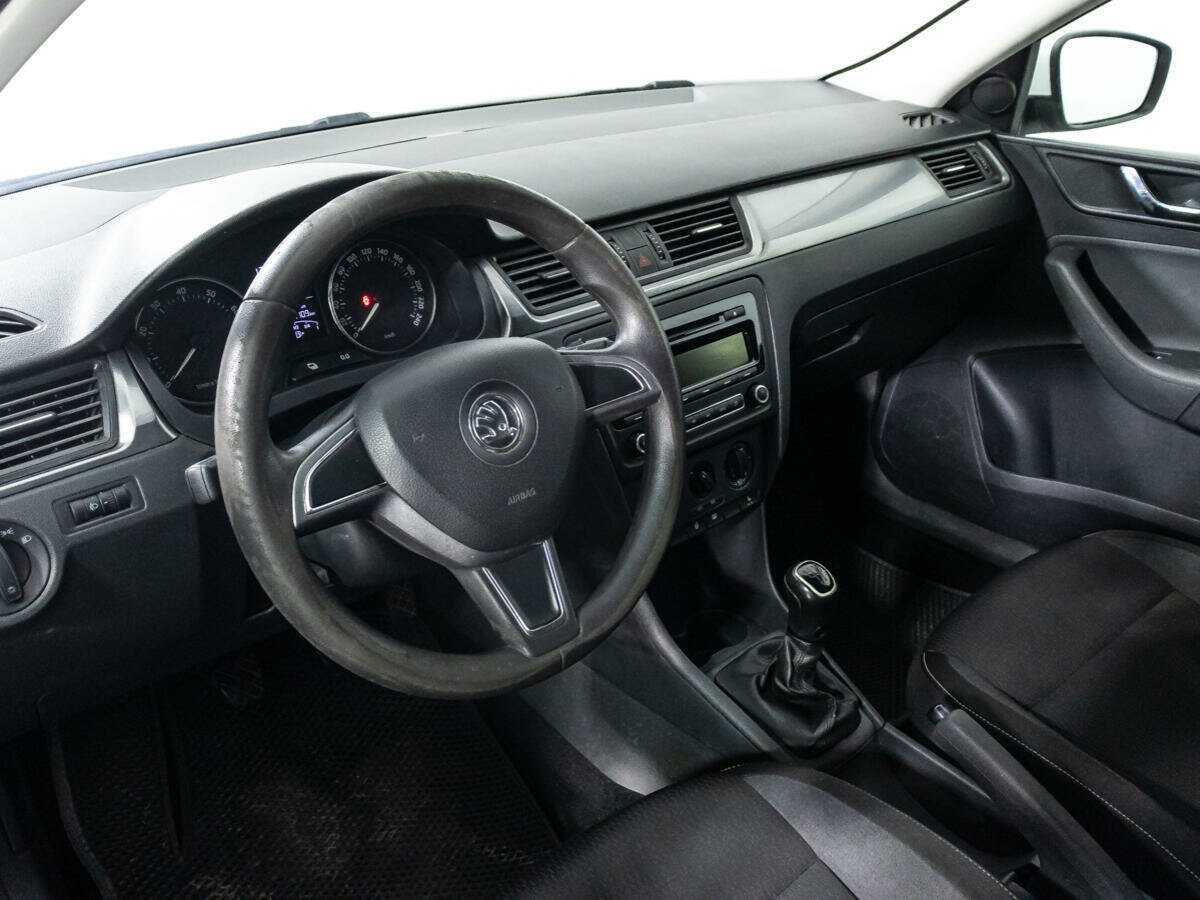 Купить Skoda Rapid с пробегом. Фото: #10