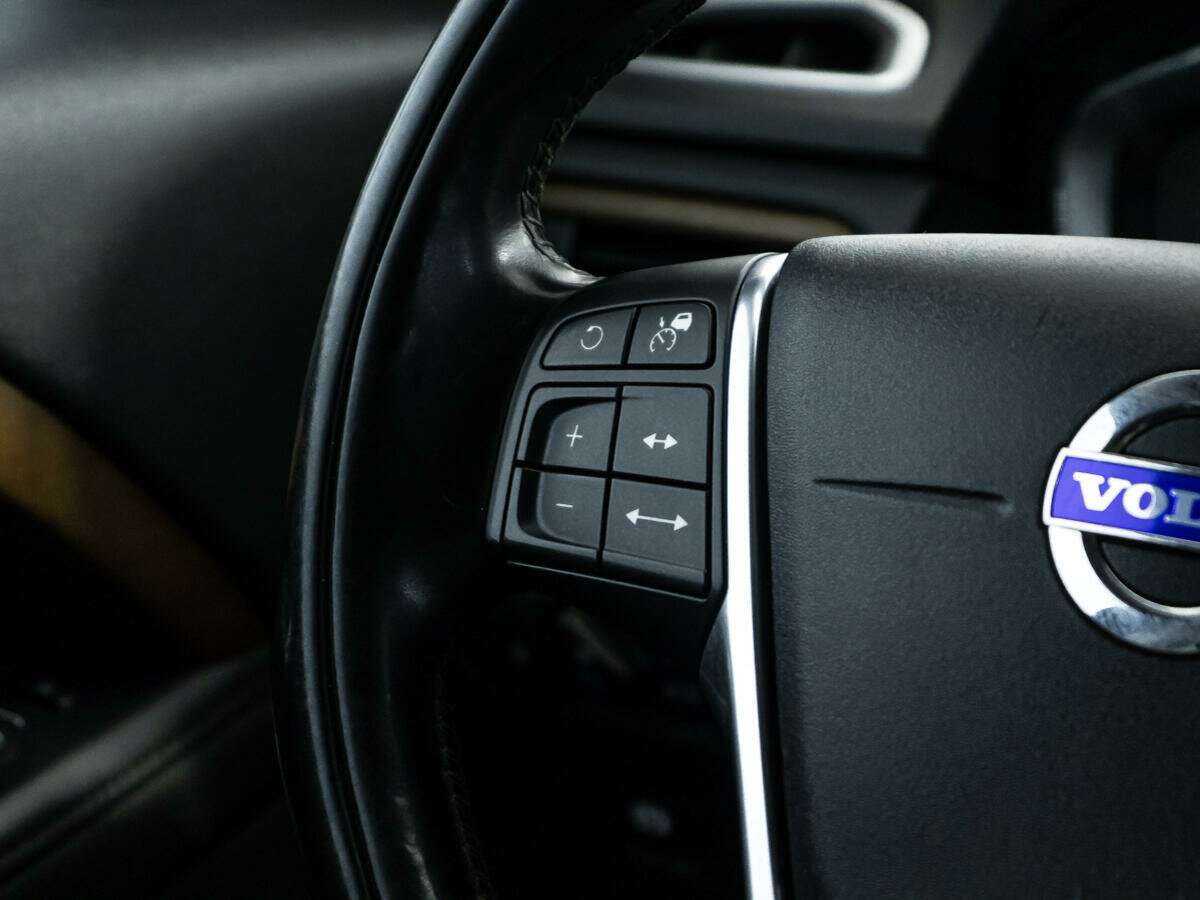 Купить Volvo XC70 с пробегом. Фото: #21