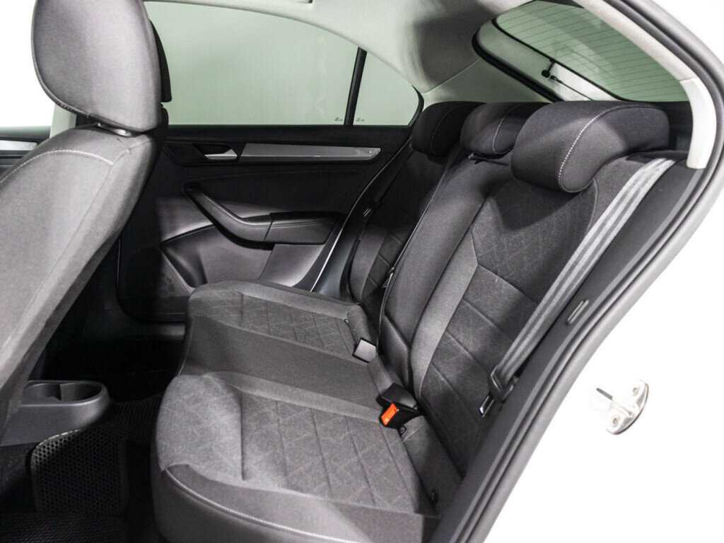 Купить Volkswagen Polo с пробегом. Фото: #9