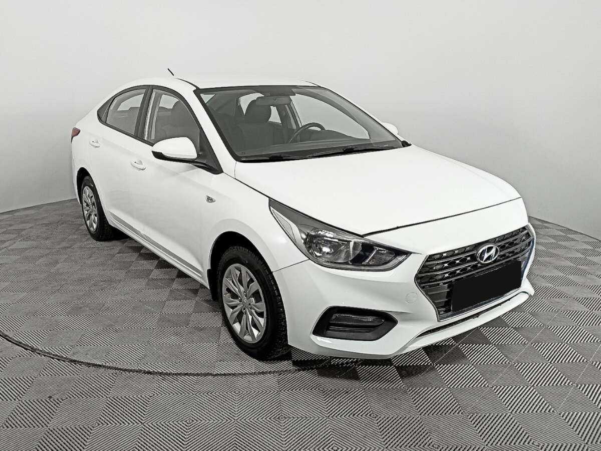 Купить Hyundai Solaris с пробегом. Фото: #2