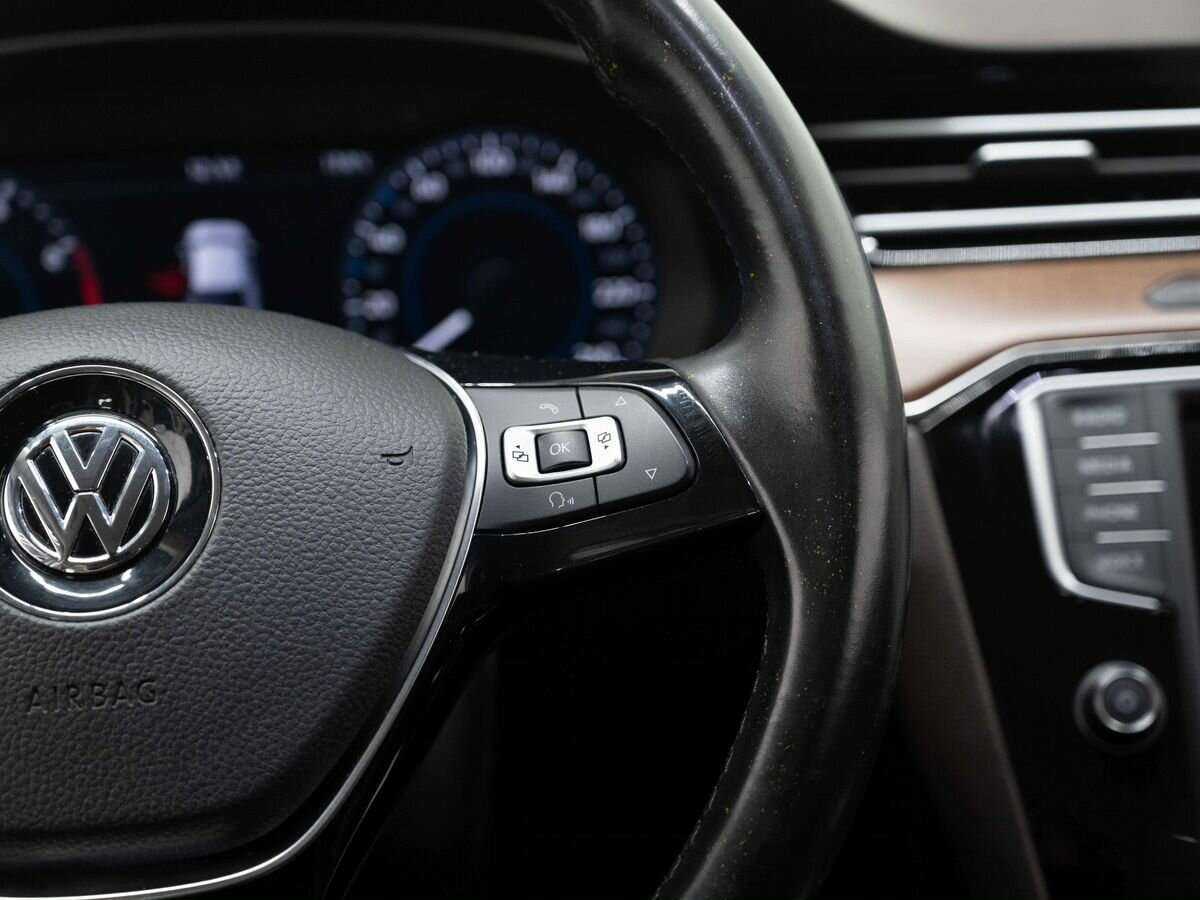 Купить Volkswagen Passat с пробегом. Фото: #14