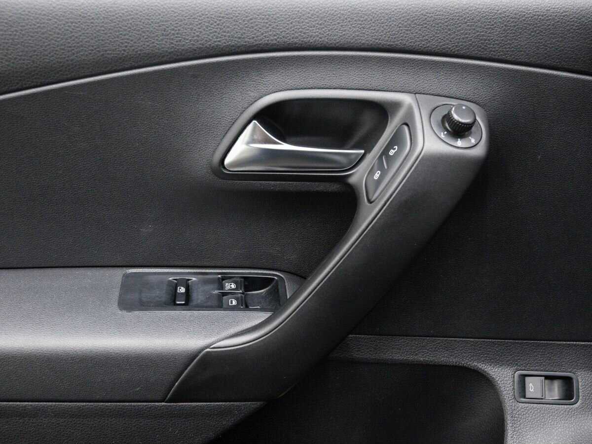 Купить Volkswagen Polo с пробегом. Фото: #15