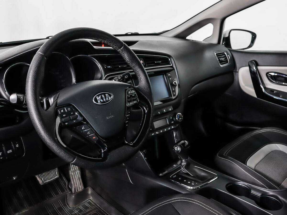 Купить Kia Ceed с пробегом. Фото: #6