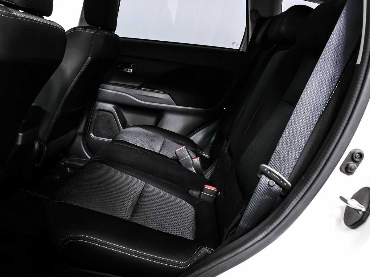 Купить Mitsubishi Outlander с пробегом. Фото: #13