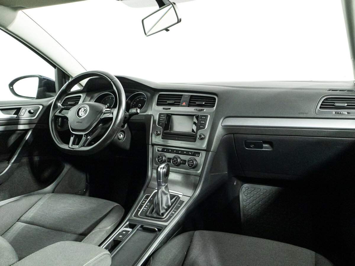 Купить Volkswagen Golf с пробегом. Фото: #8