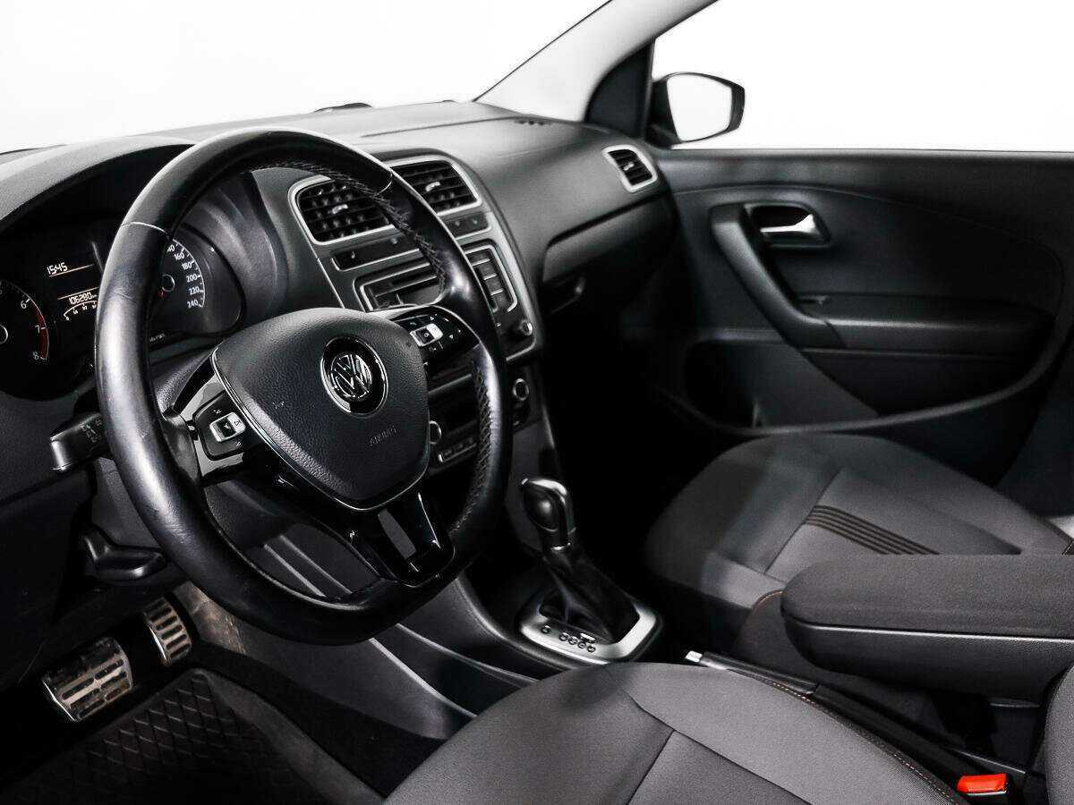 Купить Volkswagen Polo с пробегом. Фото: #8