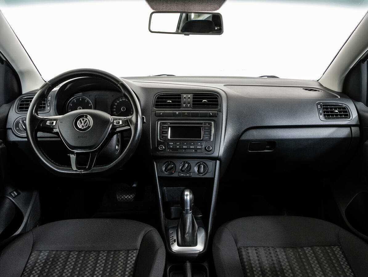 Купить Volkswagen Polo с пробегом. Фото: #9