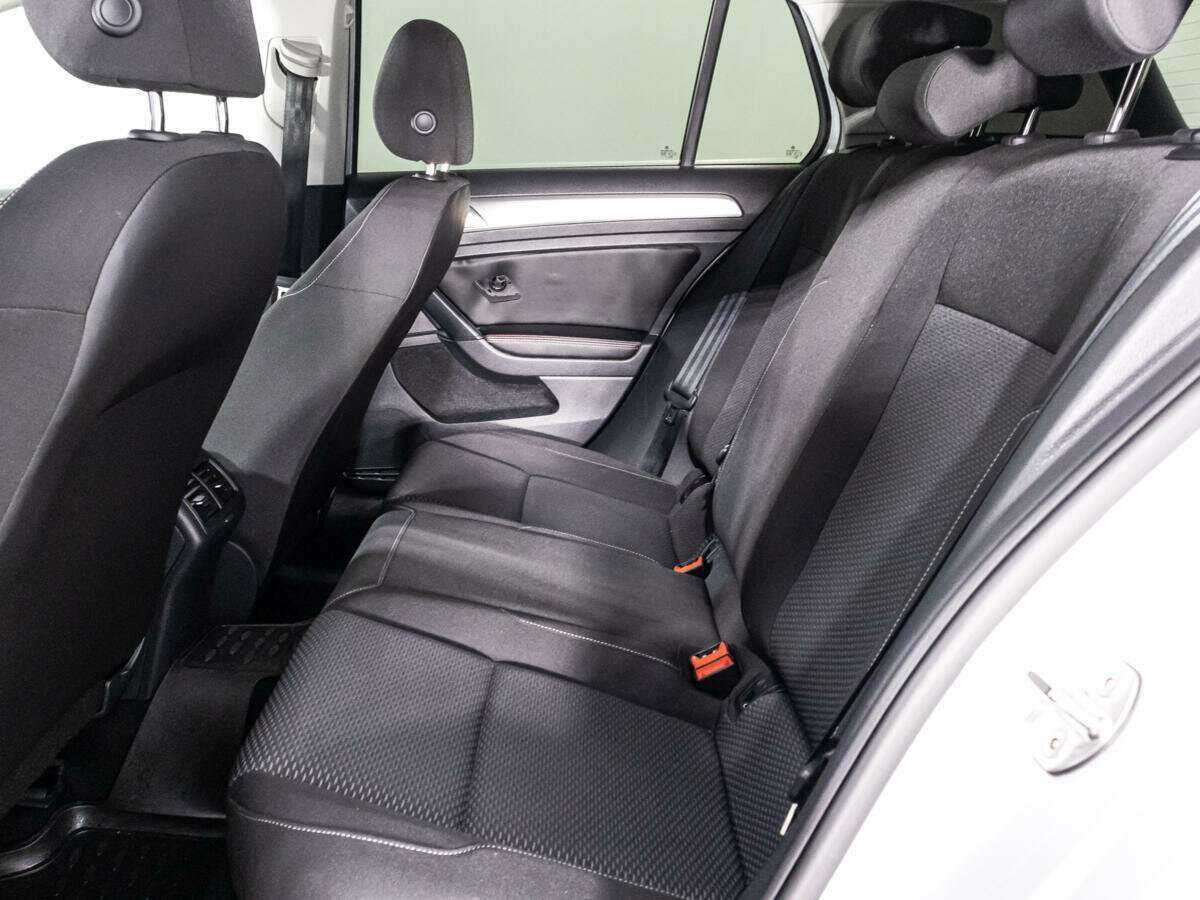 Купить Volkswagen Golf с пробегом. Фото: #9