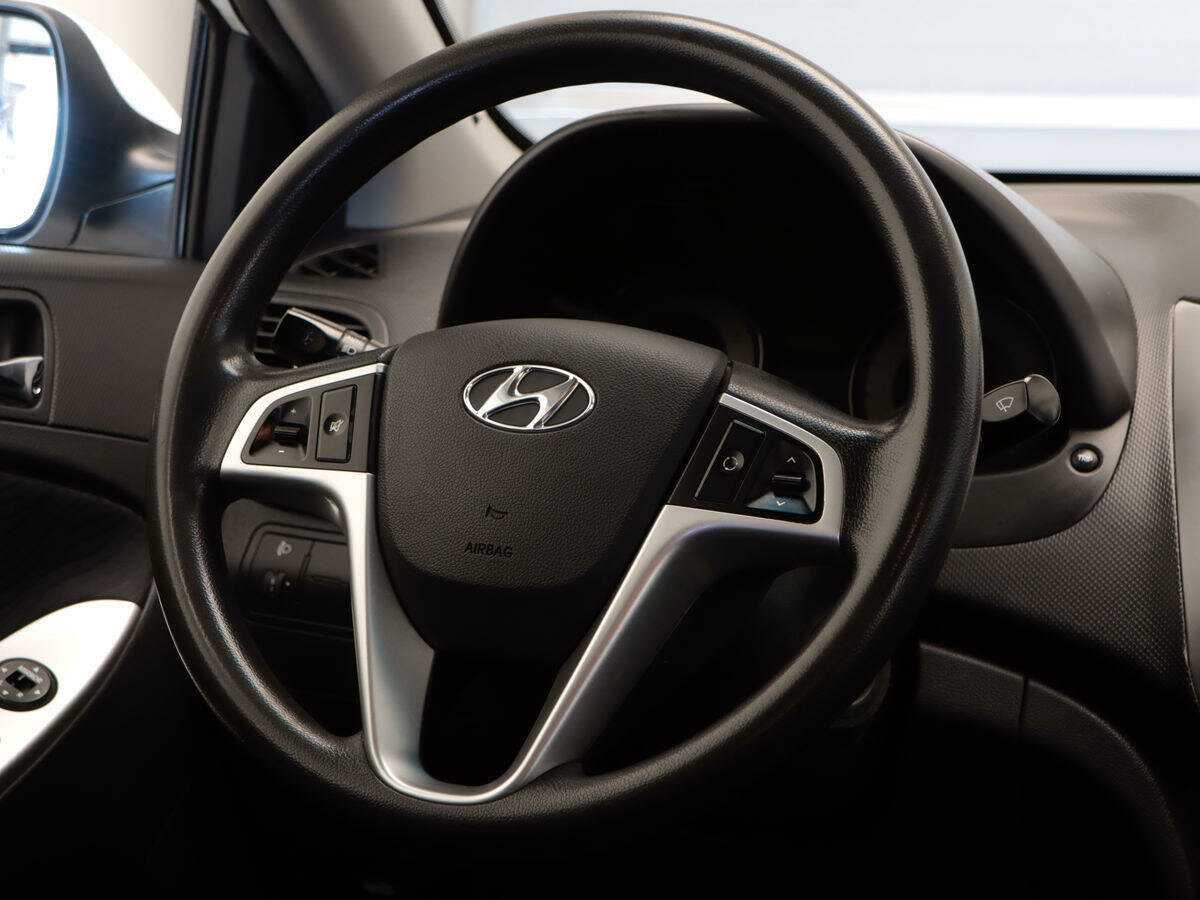 Купить Hyundai Solaris с пробегом. Фото: #8