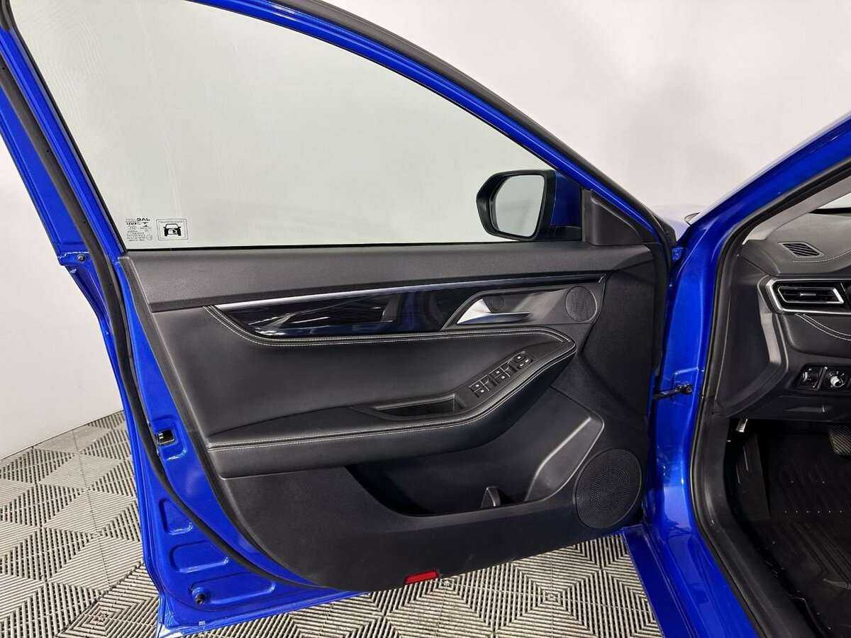 Купить JAC J7 с пробегом. Фото: #4