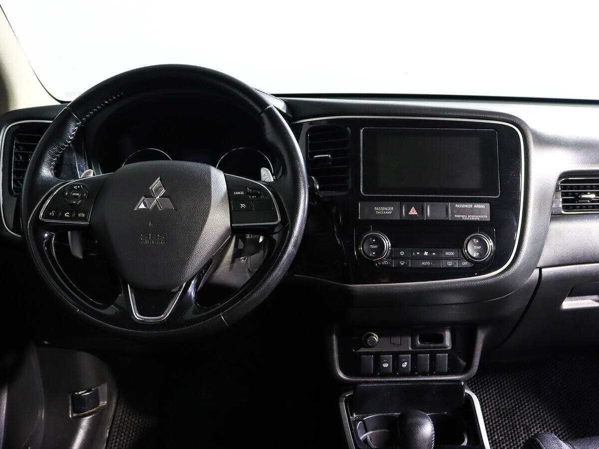 Купить Mitsubishi Outlander с пробегом. Фото: #9