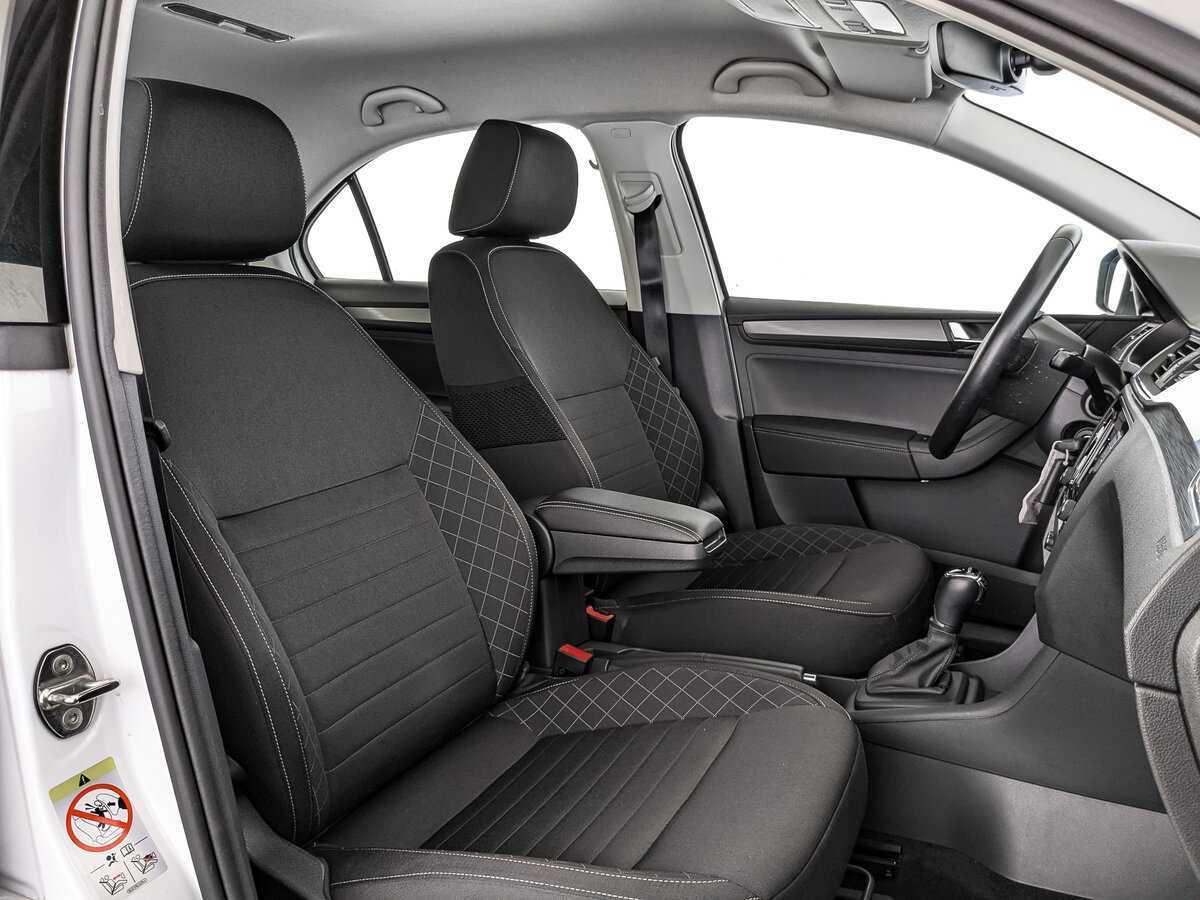 Купить Skoda Rapid с пробегом. Фото: #18