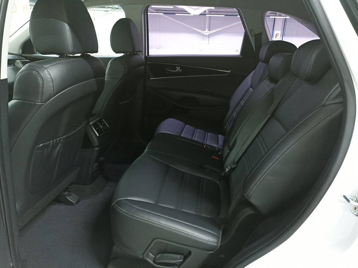 Купить Kia Sorento с пробегом. Фото: #11
