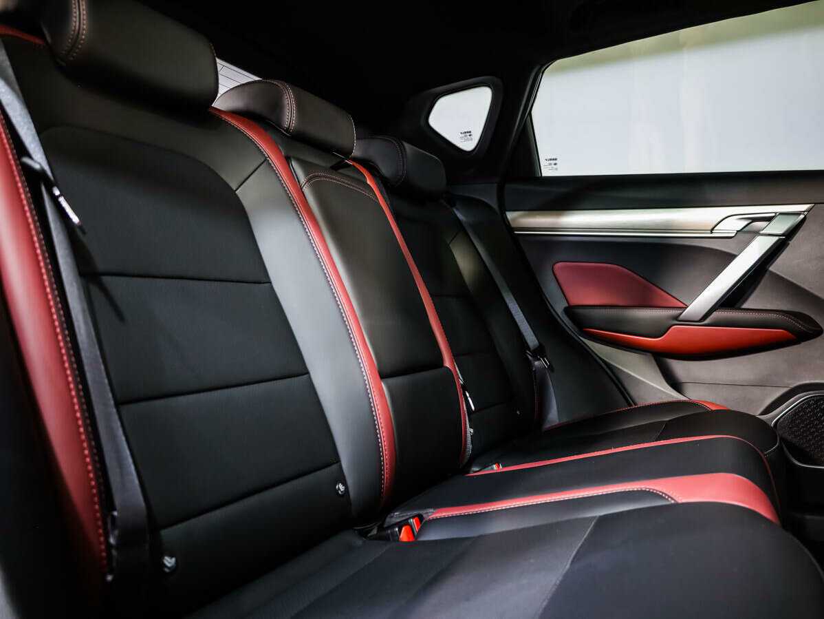 Купить Geely Coolray с пробегом. Фото: #11