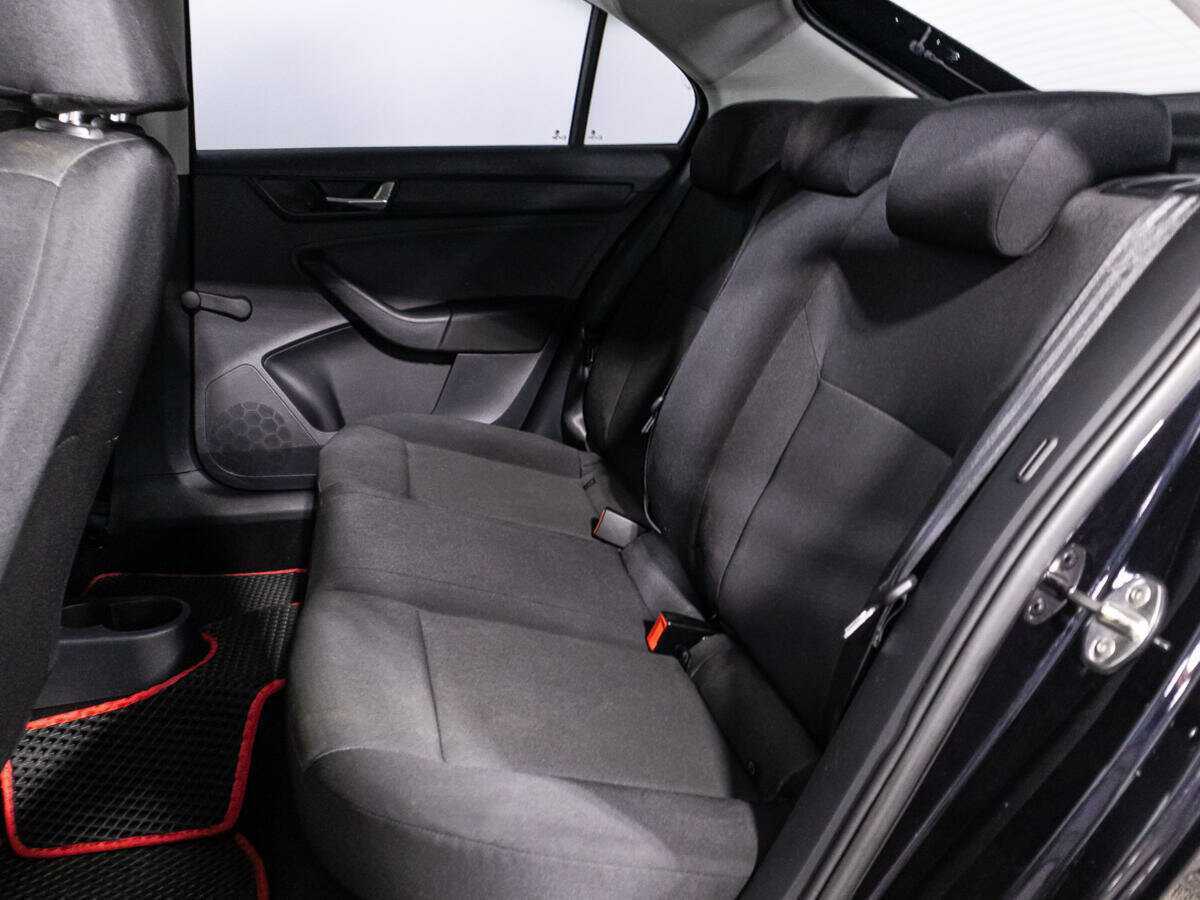 Купить Skoda Rapid с пробегом. Фото: #9