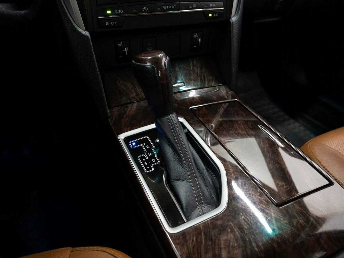 Купить Toyota Camry с пробегом. Фото: #23