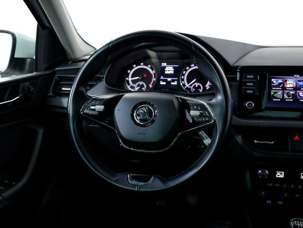 Купить Skoda Rapid с пробегом. Фото: #9