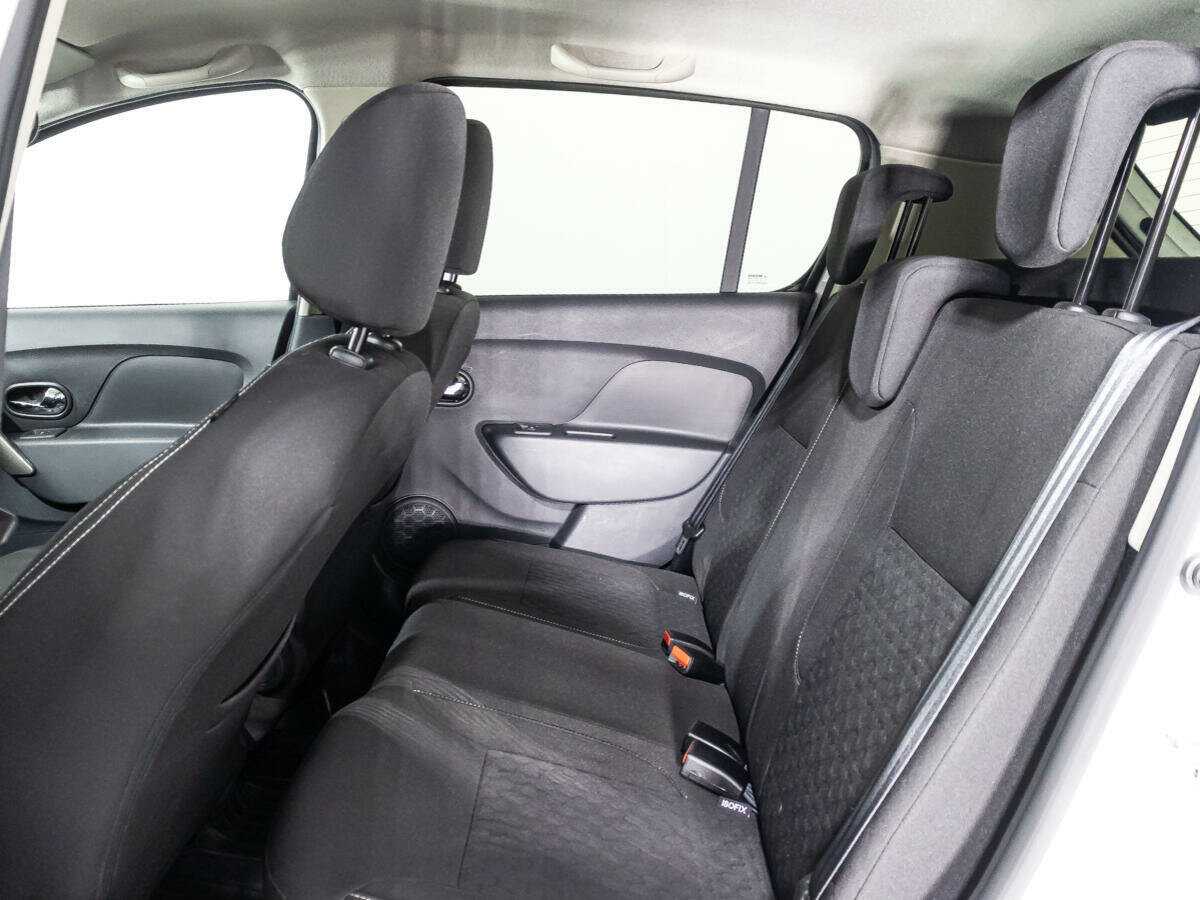 Купить Renault Sandero с пробегом. Фото: #9