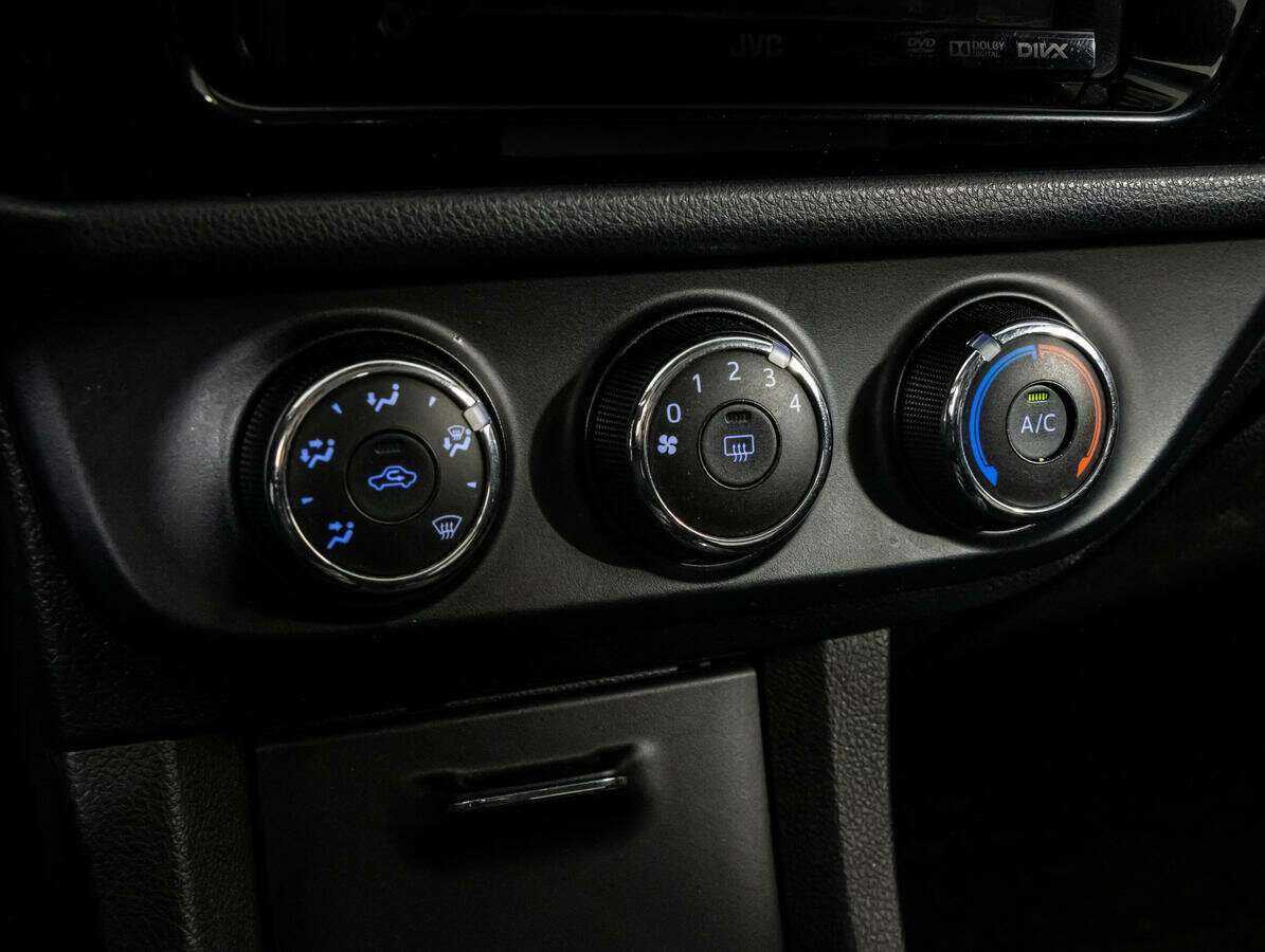 Купить Toyota Corolla с пробегом. Фото: #10