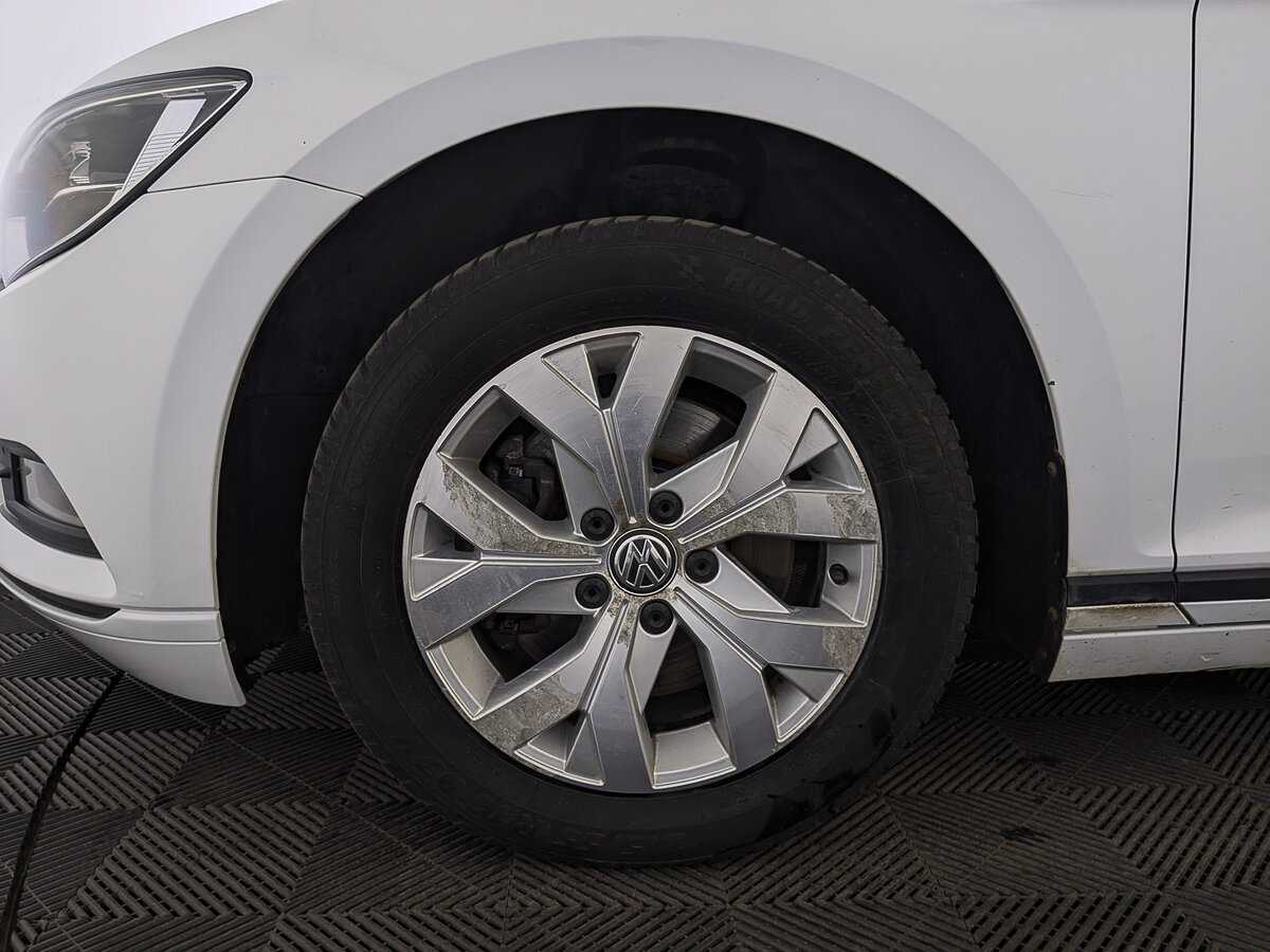 Купить Volkswagen Passat с пробегом. Фото: #11