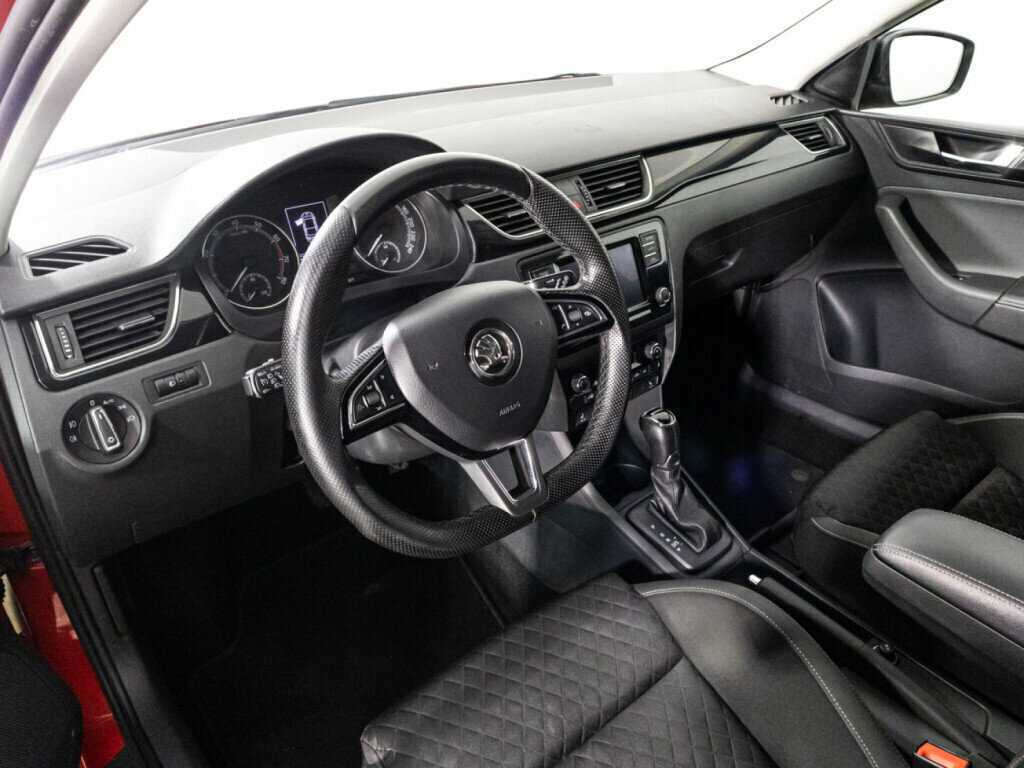 Купить Skoda Rapid с пробегом. Фото: #10