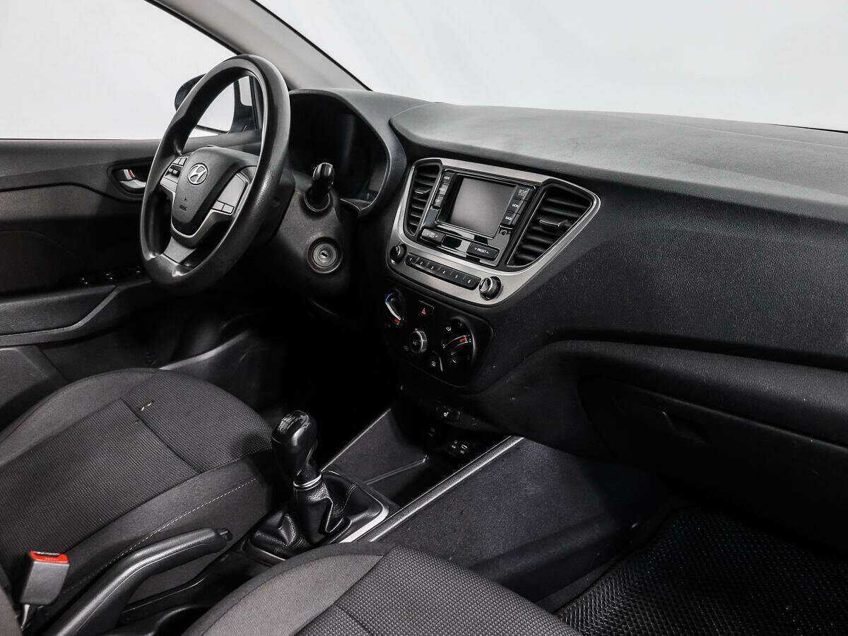 Купить Hyundai Solaris с пробегом. Фото: #10