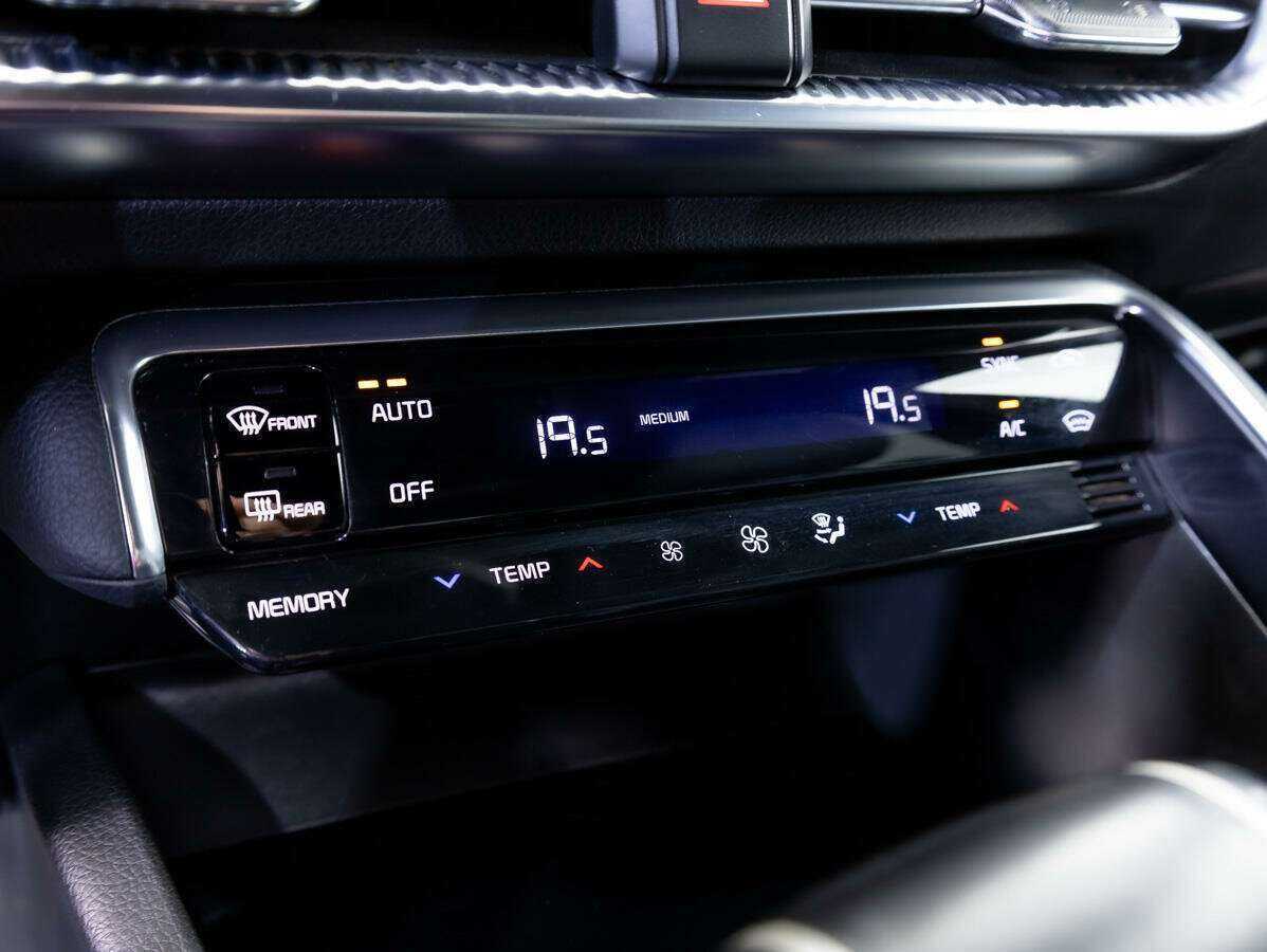 Купить Kia K5 с пробегом. Фото: #13