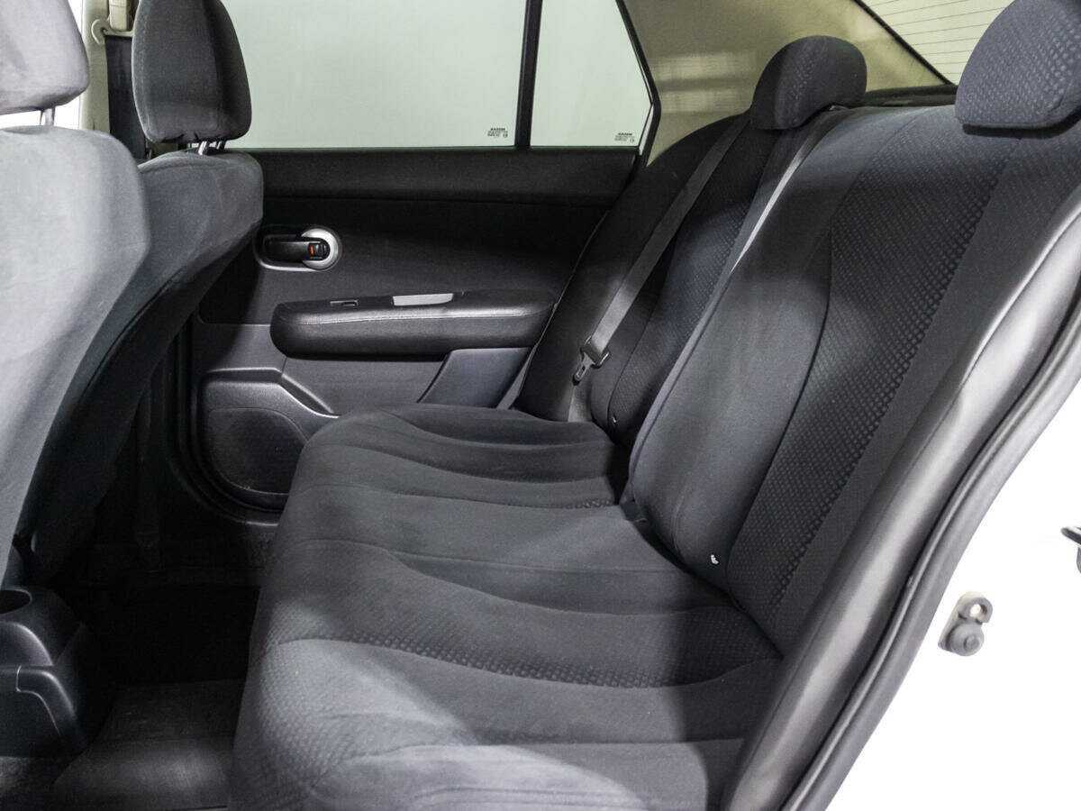Купить Nissan Tiida с пробегом. Фото: #9