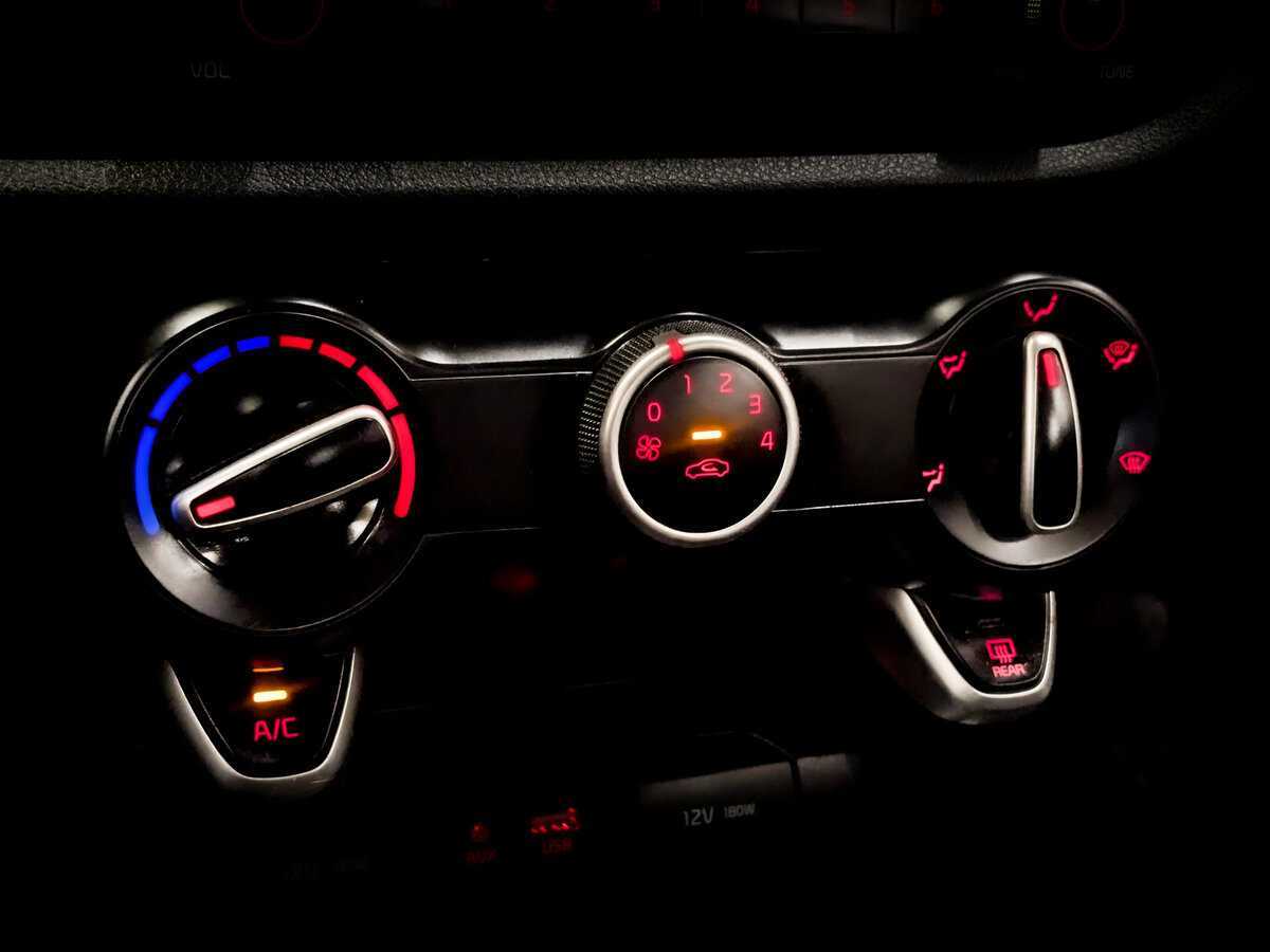 Купить Kia Rio с пробегом. Фото: #21