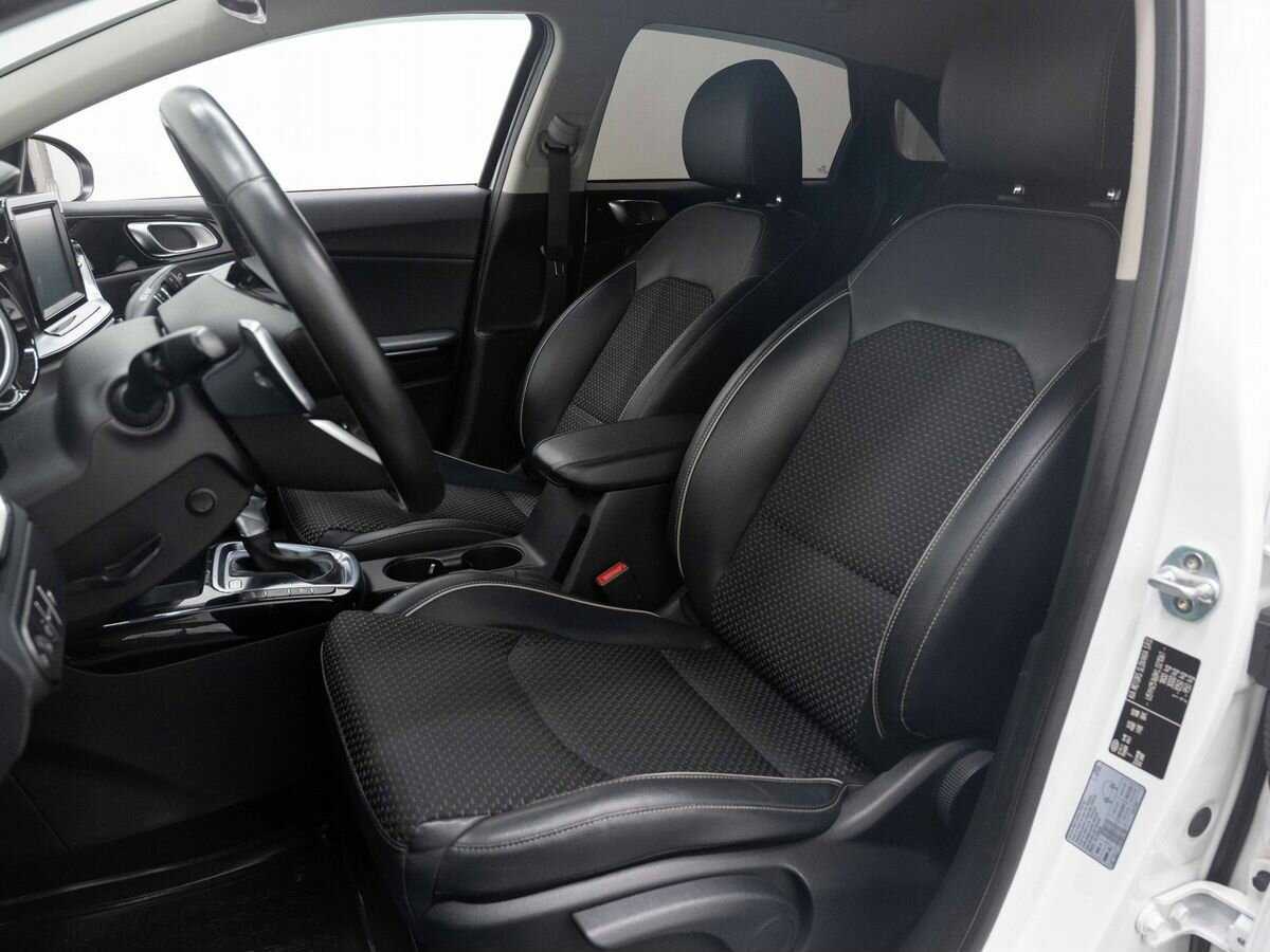 Купить Kia Ceed с пробегом. Фото: #8