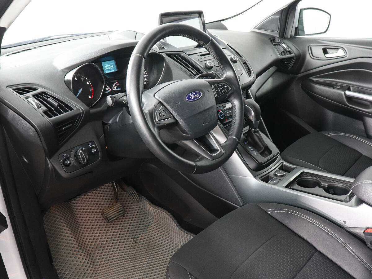 Купить Ford Kuga с пробегом. Фото: #8