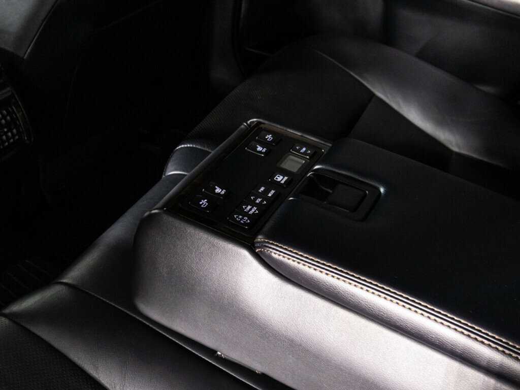 Купить Toyota Camry с пробегом. Фото: #18