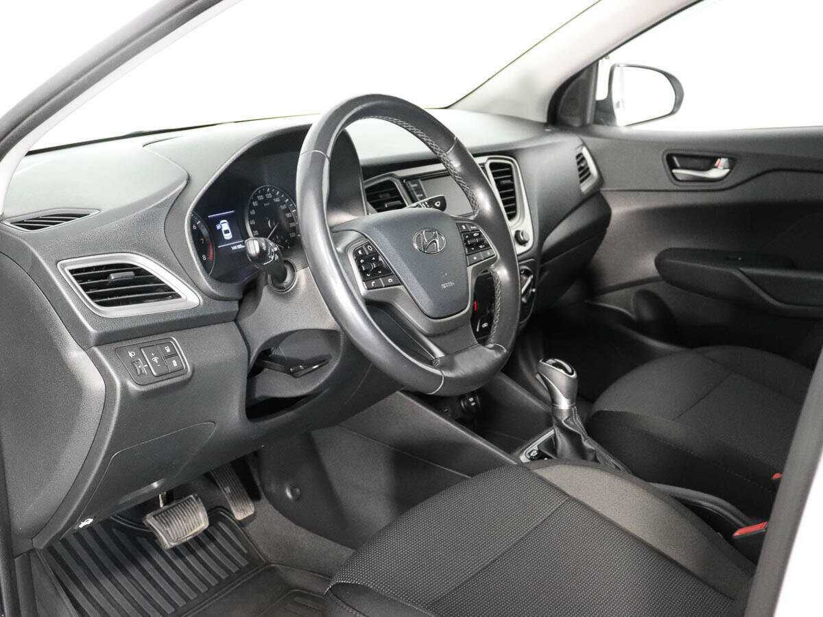Купить Hyundai Solaris с пробегом. Фото: #9