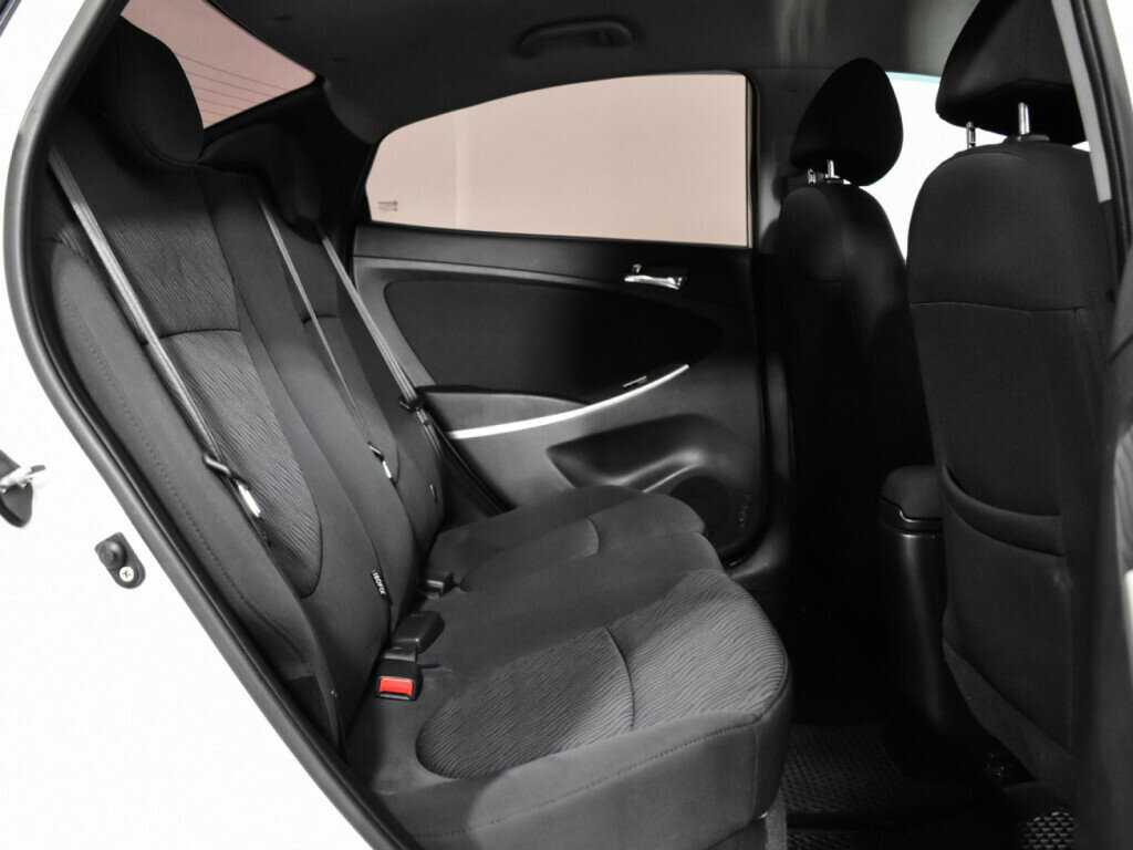 Купить Hyundai Solaris с пробегом. Фото: #9