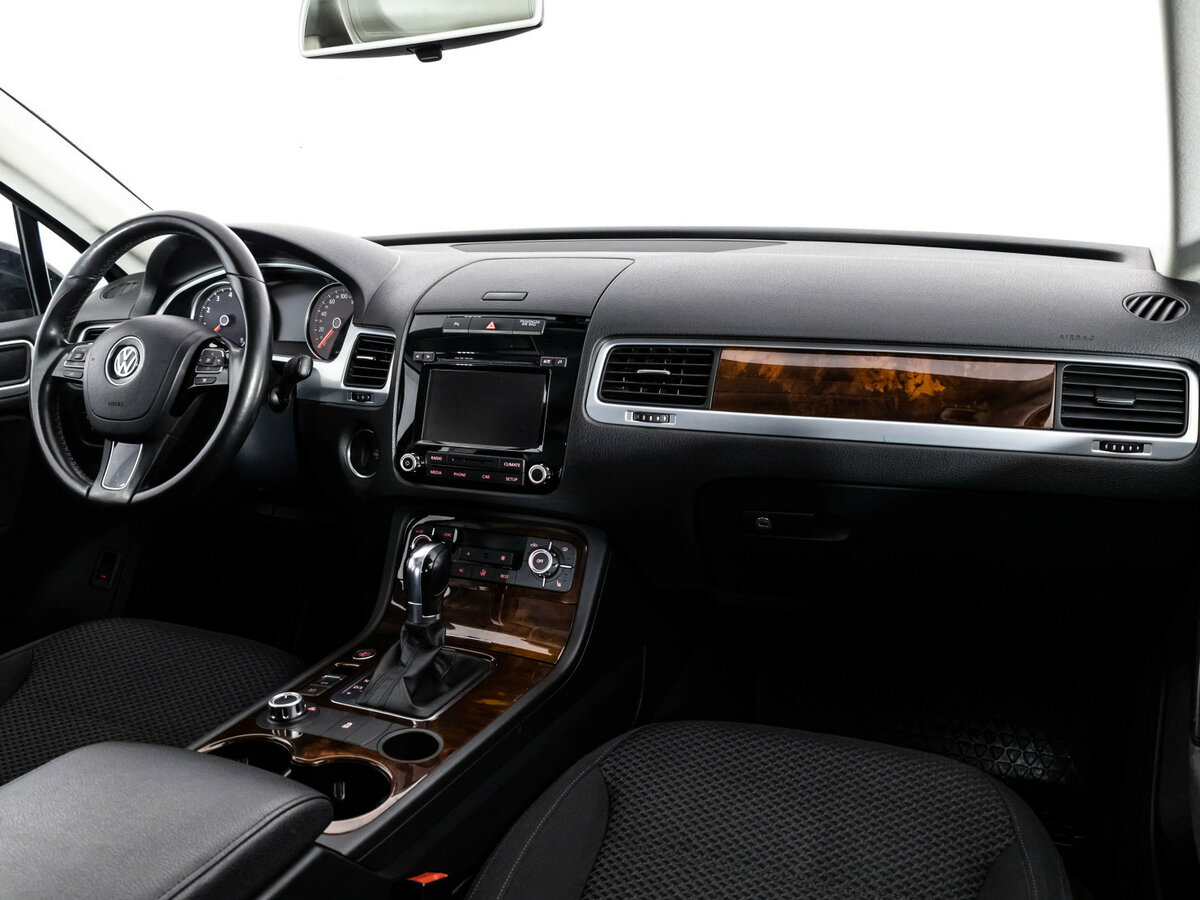 Купить Volkswagen Touareg с пробегом. Фото: #6