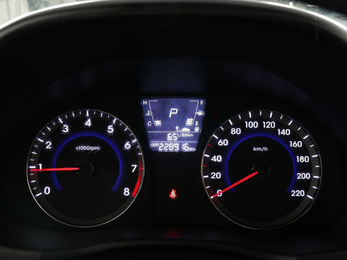 Купить Hyundai Solaris с пробегом. Фото: #6