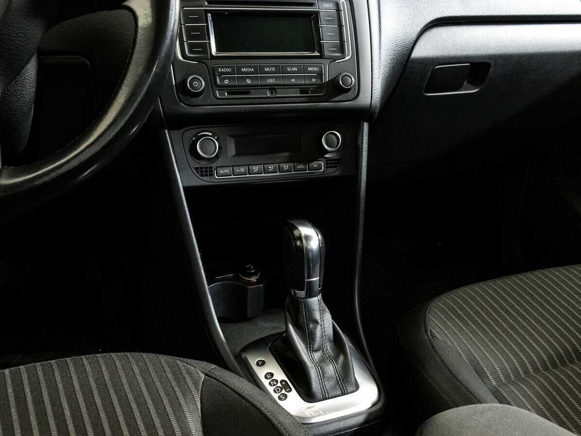 Купить Volkswagen Polo с пробегом. Фото: #9