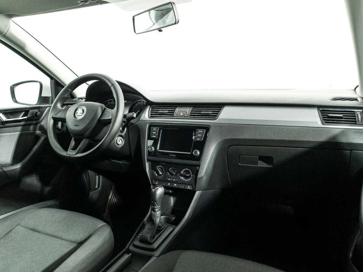 Купить Skoda Rapid с пробегом. Фото: #8